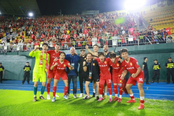 铜梁龙致谢各俱乐部：中国足球发展 需合座足球东说念主共同费力与调解